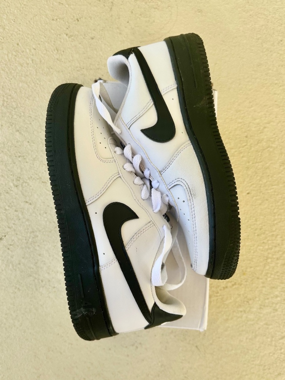 Nike Air Force 1 Low White/Black Sole Sneakers, Woman's Size 7 - Picture 5 of 14